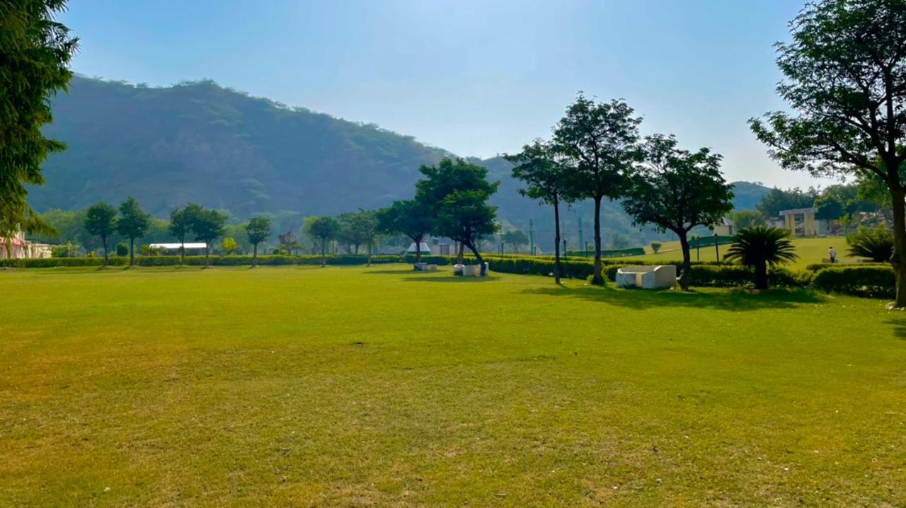 Manohar Villas Neemrana Exteriör bild